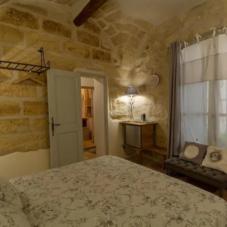 Le Logis Du Castel Bed and breakfast Uzès