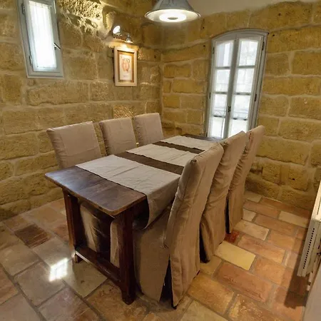 Le Logis Du Castel Bed and breakfast